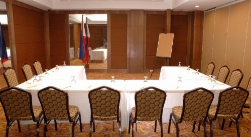 Crown Regency Hotel Makati image 9